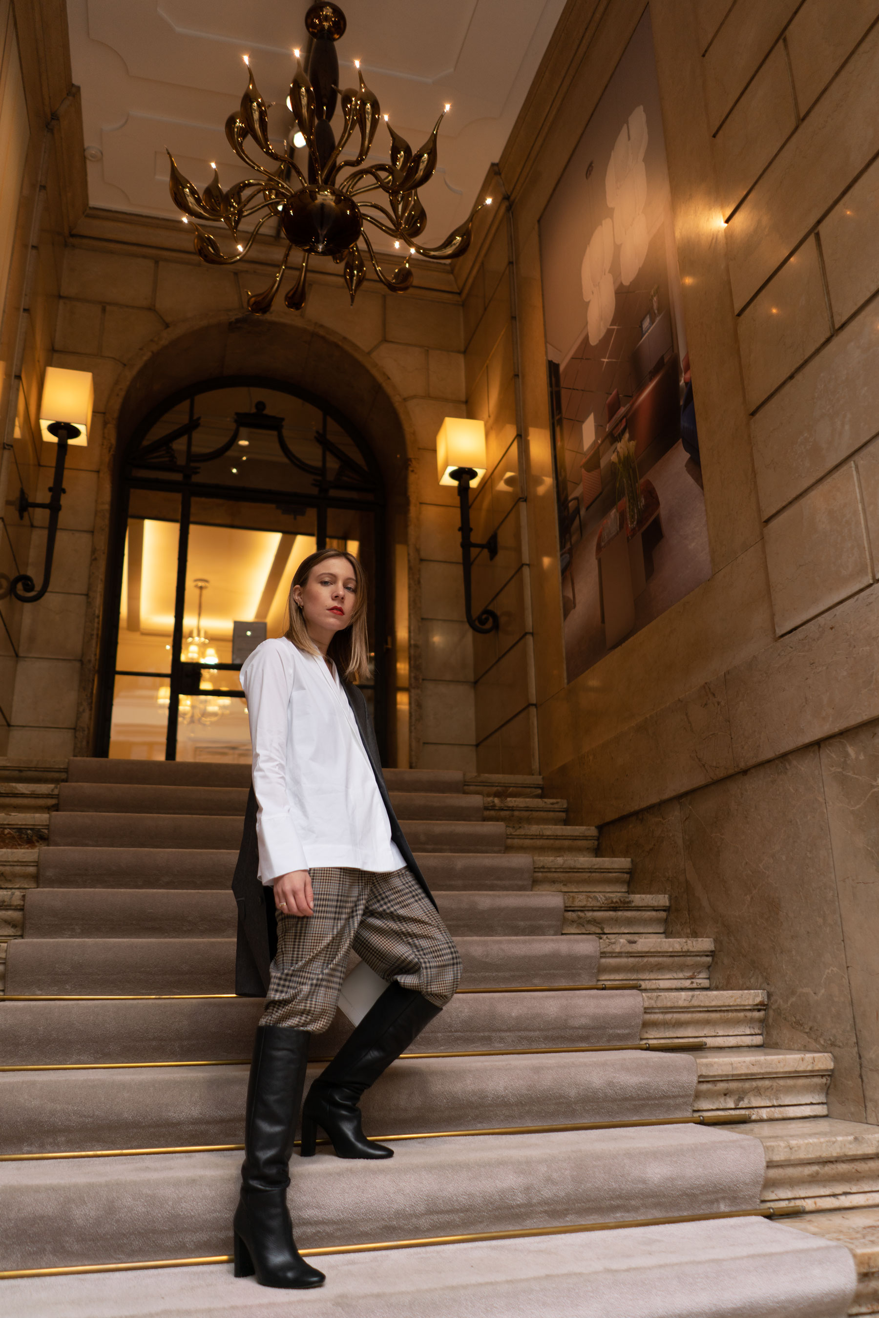 Milan Fashion Week-Eterna Bluse-Perfect White Blouse-Modewoche Mailand-Modeblog Deutschland-fashion blog Germany-Sariety.com-Sarah Czok-Sarah Schaefer-Modeblog München