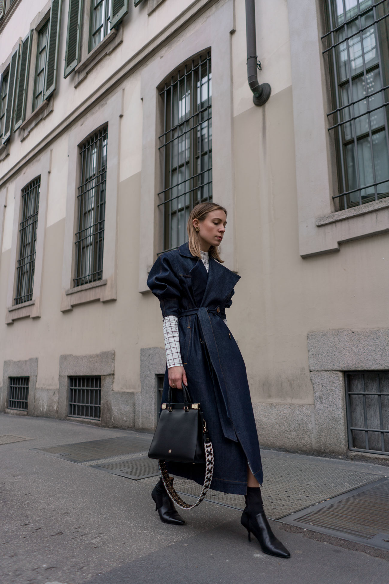 Denim Coat-Asos x Aigner Outfit-Fashion Week Outfit-Milan Fashion Week Street Style Looks-Fashion Week Mailand-Modeblog Deutschland-Modeblog München-fashion blog Germany-Sariety.com-Sarah Czok-Sarah Schaefer