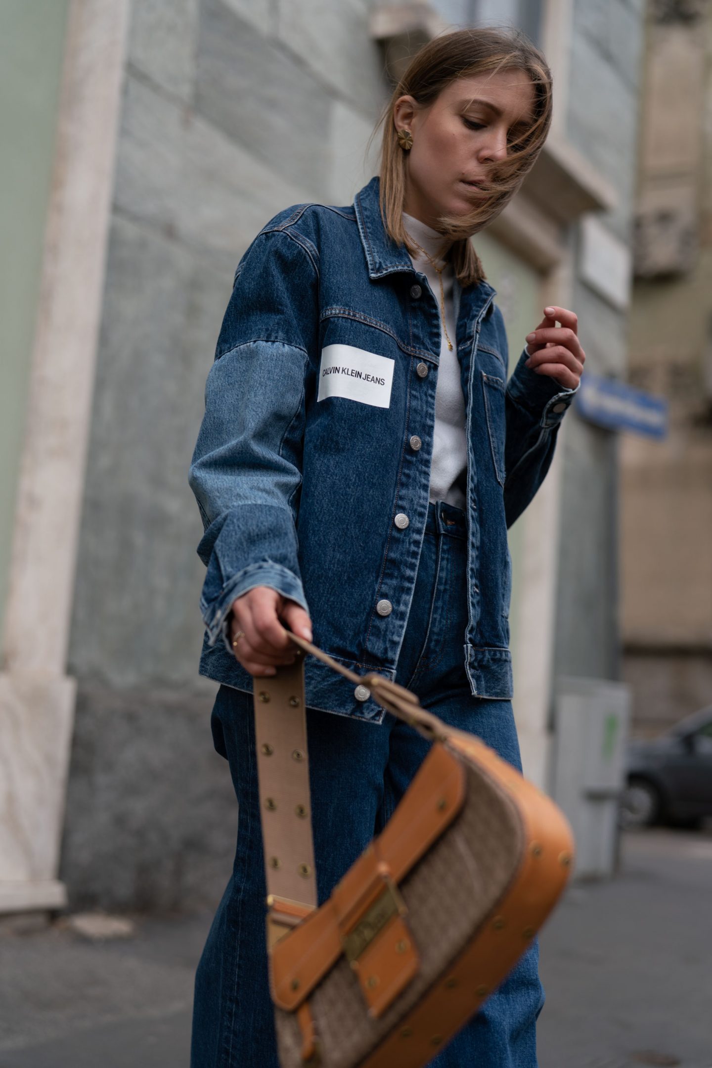 Calvin Klein Denim Look-Calvin Klein x Diot Outfit-Travel Outfit-Fashion Week Outfit-Milan Fashion Week Street Style Looks-Fashion Week Mailand-Modeblog Deutschland-Modeblog München-fashion blog Germany-Sariety.com-Sarah Czok-Sarah Schaefer