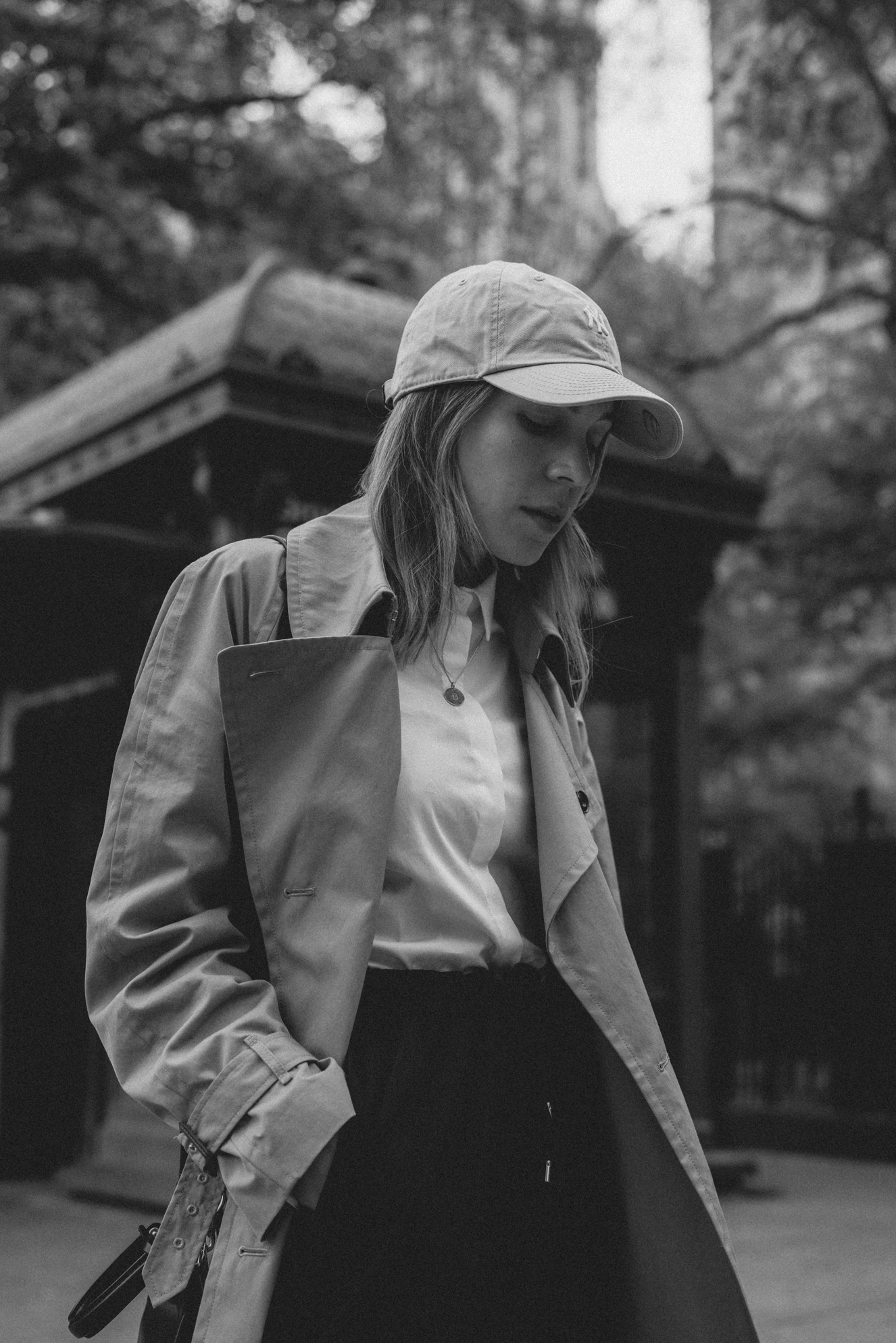 New York City Subway Station-Outfit Allrounder-Adidas Prophere Weiß-Adidas Prophere White-White Blouse-New York City Look-Weiße Bluse Eterna-Modeblog Deutschland-fashion blog Germany-Sariety.com-Sarah Czok-Sarah Schaefer-Fashionblog München-Fashionblog Heidelberg