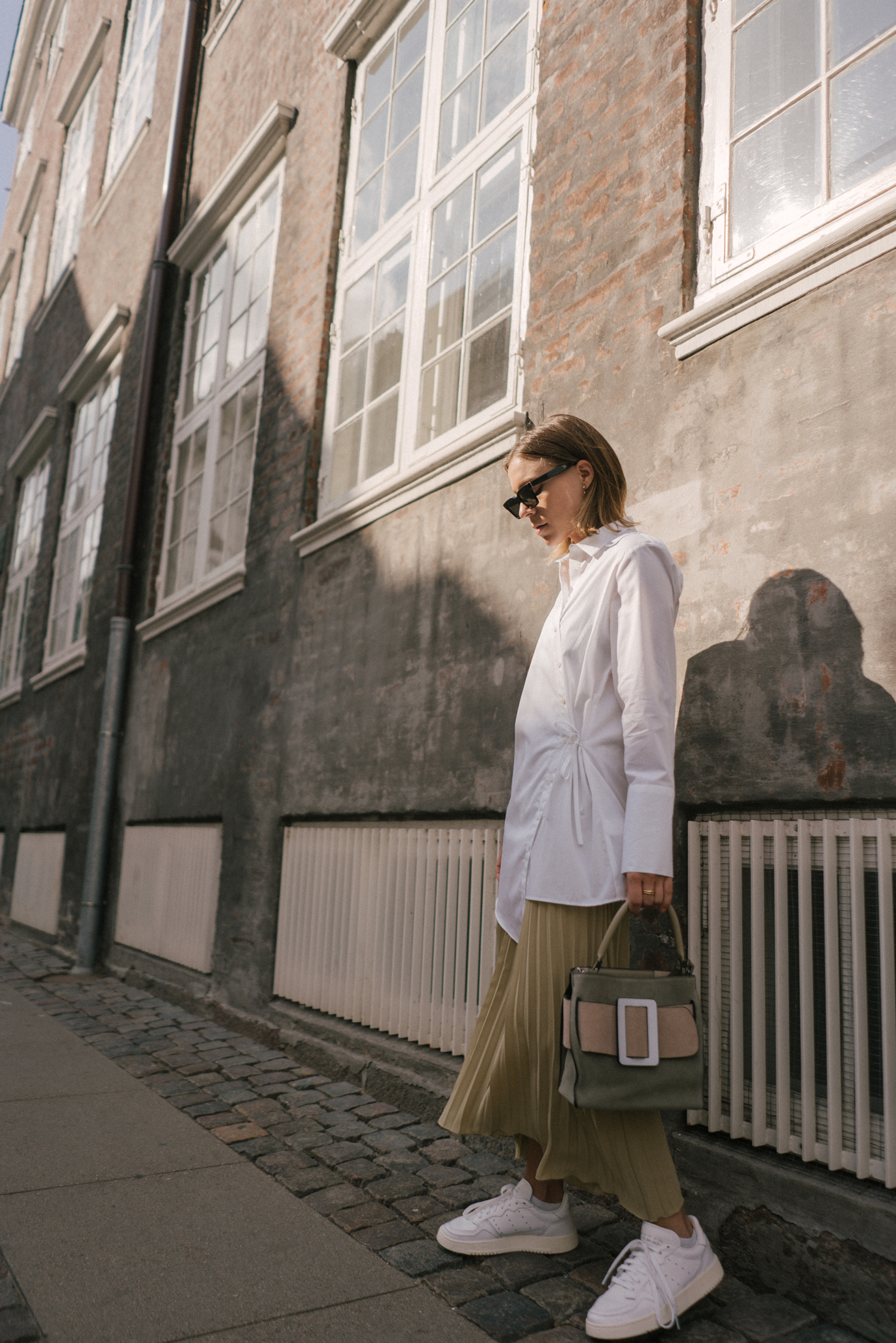 White Blouse Look-Weiße Bluse Eterna- Eterna Bluse-CPHFW-Sariety-Modeblog Deutschland-fashion blog Germany-Sariety.com-Sarah Czok-Sarah Schaefer-Modeblog München-Fashionblog München