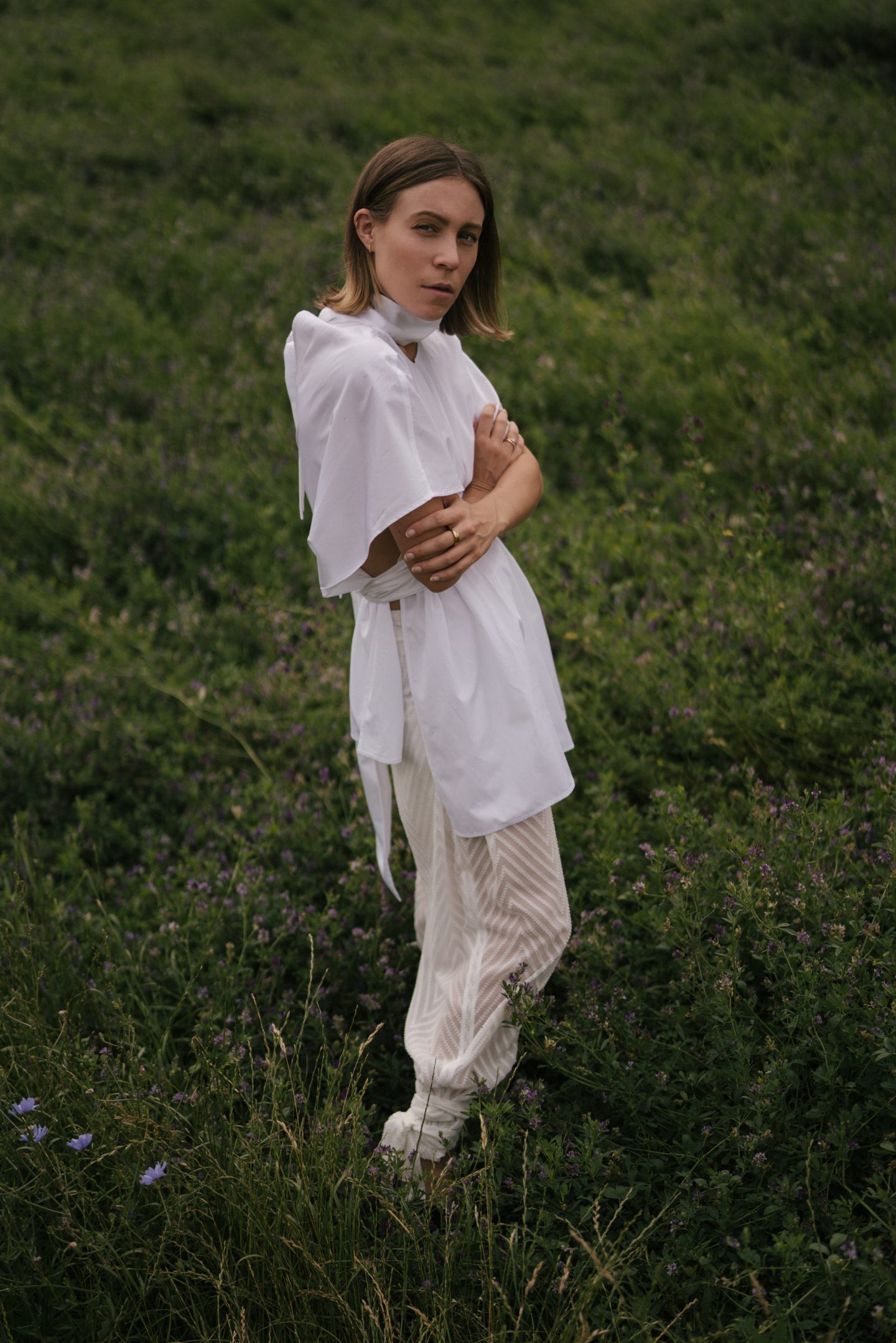 Light Summer Breeze-Nobi Talai-Nobi Talai Look-Berlin Fashion Week-Flattered Shoes-All White Look Summer-Sariety-Modeblog Deutschland-fashion blog Germany-Sariety.com-Sarah Czok-Sarah Schaefer-Fashionblog München-Modeblog München