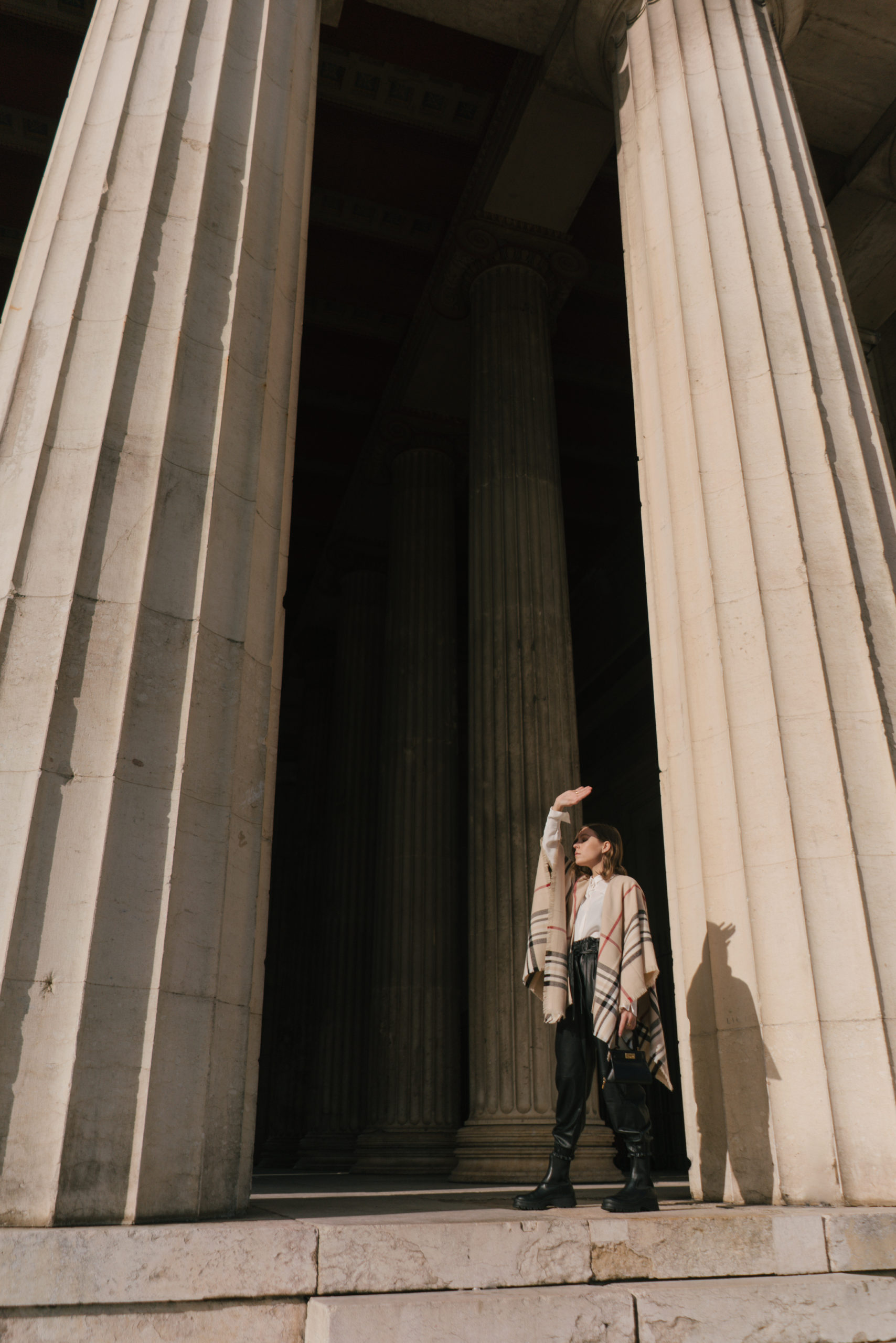 Eterna-Eterne Bluse-White Bluse-Eco Friendly Fashion-Seidenbluse-Sustainability fashion-Nachhaltige Mode-Weihnachtslook-Sariety-Modeblog München-Modeblog Deutschland-fashion blog Germany-Sariety.com-Sarah Czok-Sarah Schaefer