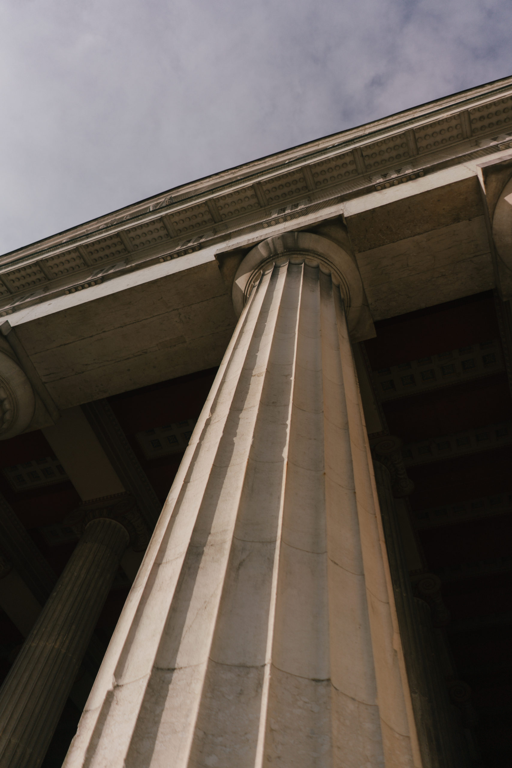 Eterna-Eterne Bluse-White Bluse-Eco Friendly Fashion-Seidenbluse-Sustainability fashion-Nachhaltige Mode-Weihnachtslook-Sariety-Modeblog München-Modeblog Deutschland-fashion blog Germany-Sariety.com-Sarah Czok-Sarah Schaefer