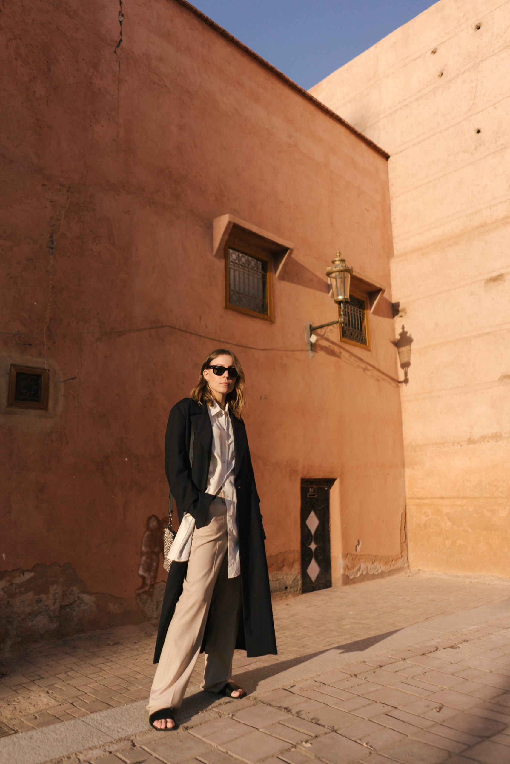 windsor. Spring Summer 2020-windsor. SS 2020-Marrakech Fashion Shoot-Marrakesch Shooting-Marokko Shooting-Morocco fashion shoot-Editorial Shooting-Lässige Mode-Schicke Mode-nordic style-scandi style-blogger style-Sariety.com-Modeblog München-Modeblog Deutschland-Styleblog Deutschland-Styleblog München-fashion blog Munich-Fashion blog Germany-fashion blog Heidelberg-Sommer Trends-Modetrends-Fashion trends-Mode Inspiration-Sariety.com-Sarah Czok-Sarah Schaefer