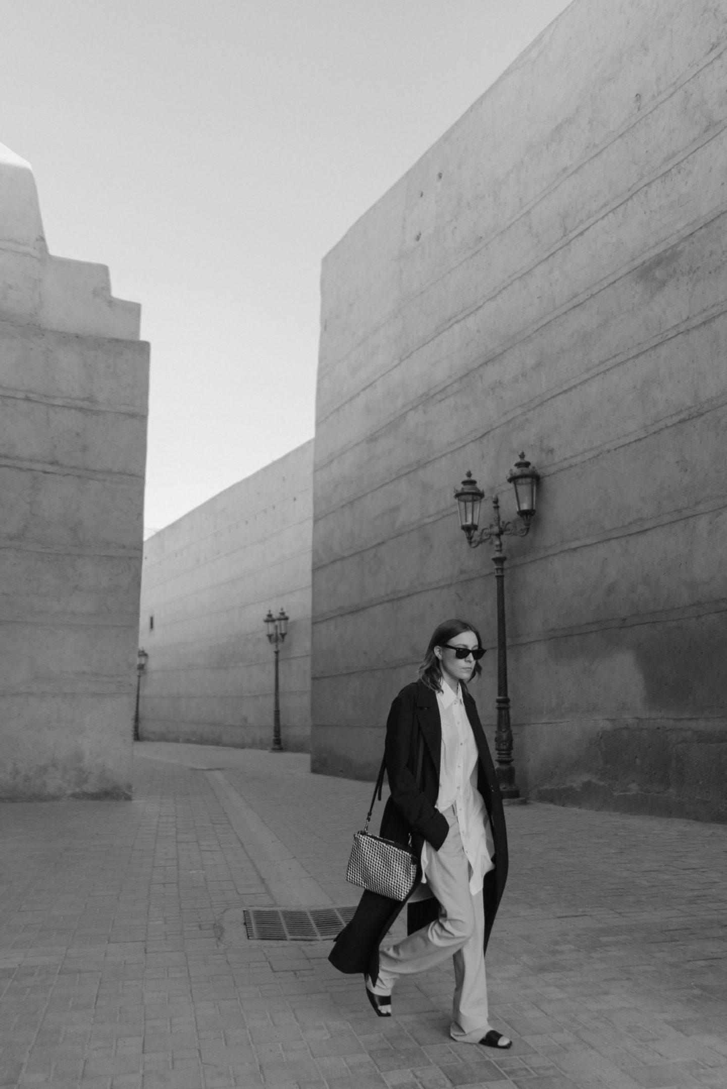 windsor. Spring Summer 2020-windsor. SS 2020-Marrakech Fashion Shoot-Marrakesch Shooting-Marokko Shooting-Morocco fashion shoot-Editorial Shooting-Lässige Mode-Schicke Mode-nordic style-scandi style-blogger style-Sariety.com-Modeblog München-Modeblog Deutschland-Styleblog Deutschland-Styleblog München-fashion blog Munich-Fashion blog Germany-fashion blog Heidelberg-Sommer Trends-Modetrends-Fashion trends-Mode Inspiration-Sariety.com-Sarah Czok-Sarah Schaefer