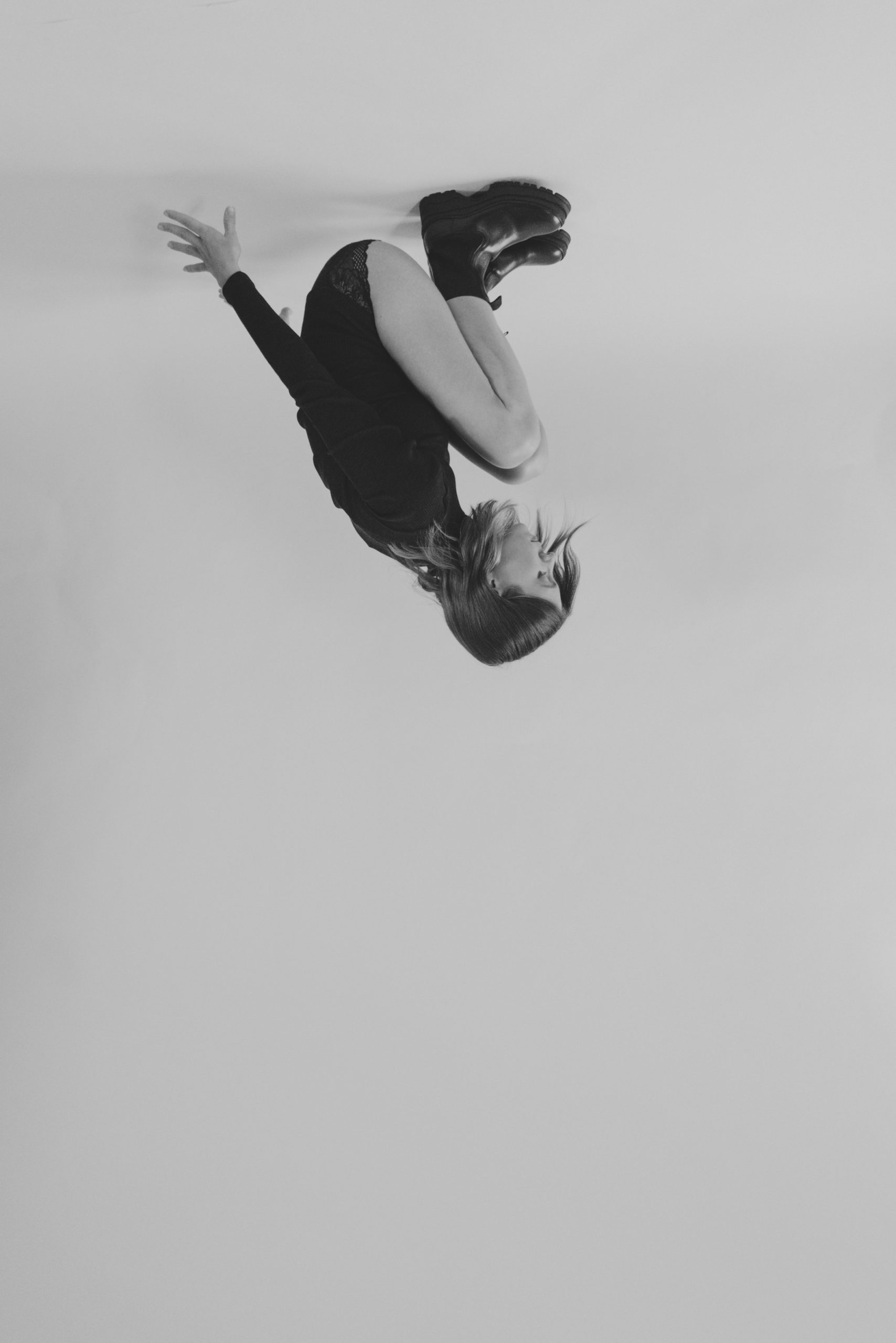 Fashion Editorial-Corona Mood-Editorial Shooting-Boots and Body-Sariety-Modeblog München-Modeblog Deutschland-fashion blog Munich-fashion blog Germany-Sariety.com-Sarah Czok-Sarah Schaefer