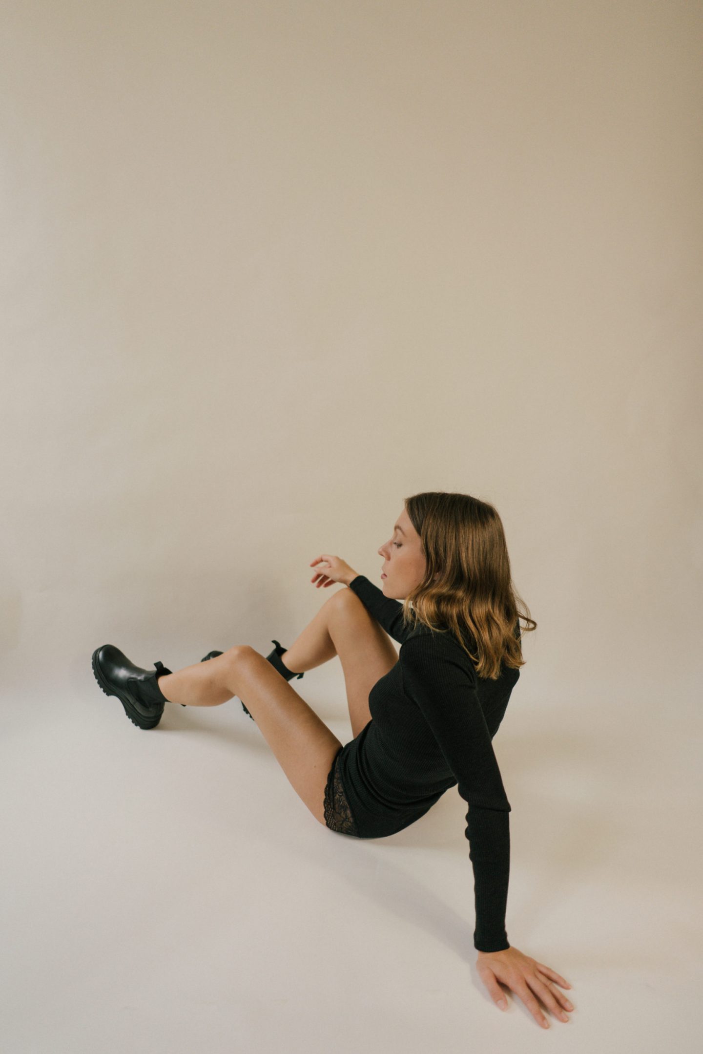 Fashion Editorial-Corona Mood-Editorial Shooting-Boots and Body-Sariety-Modeblog München-Modeblog Deutschland-fashion blog Munich-fashion blog Germany-Sariety.com-Sarah Czok-Sarah Schaefer