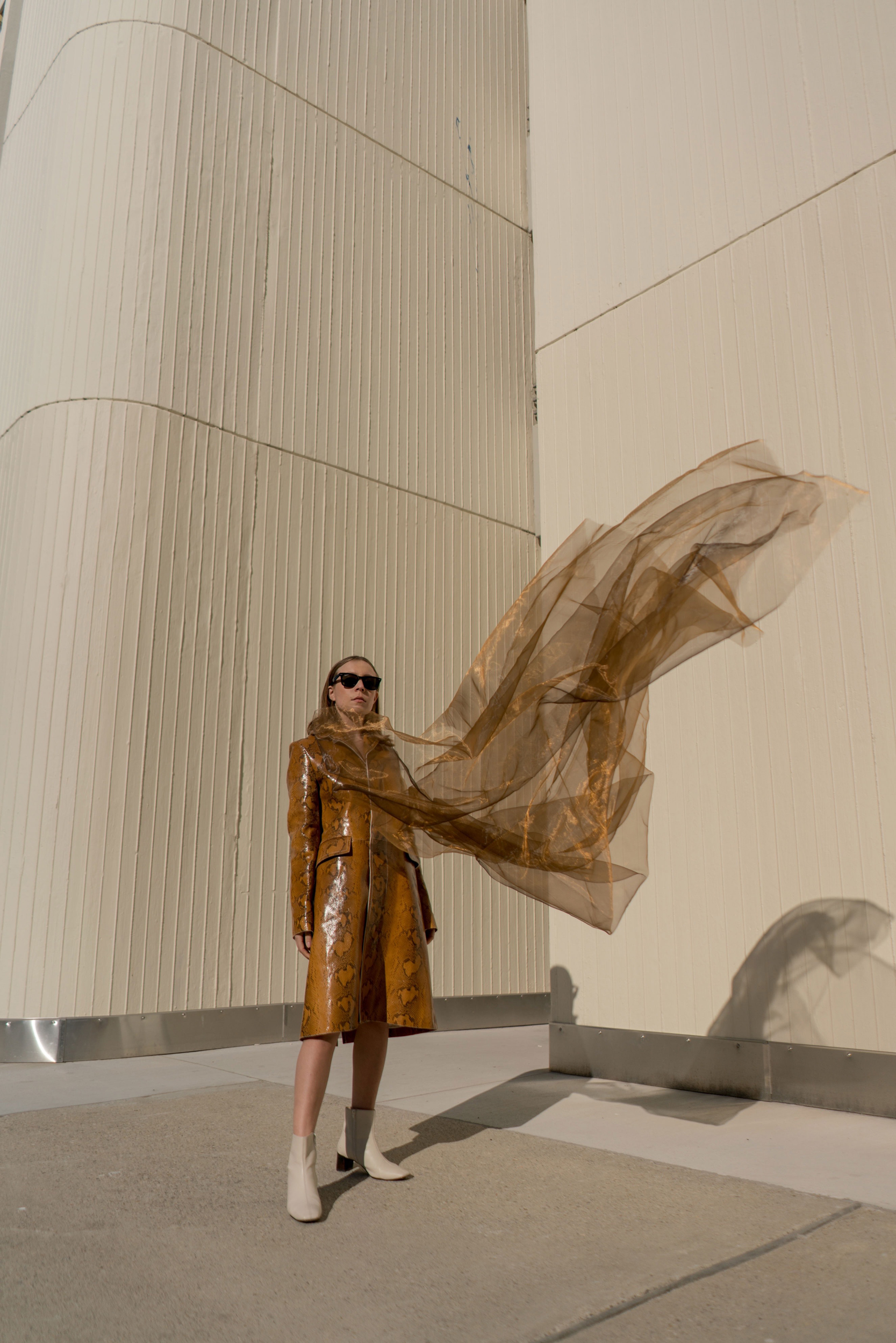 Fashion Editorial Shooting Marni Coat Snake Print Sariety Modeblog München Deutschland fashion blog Munich Germany Sariety.com Sarah Czok Sarah Schaefer_26_1