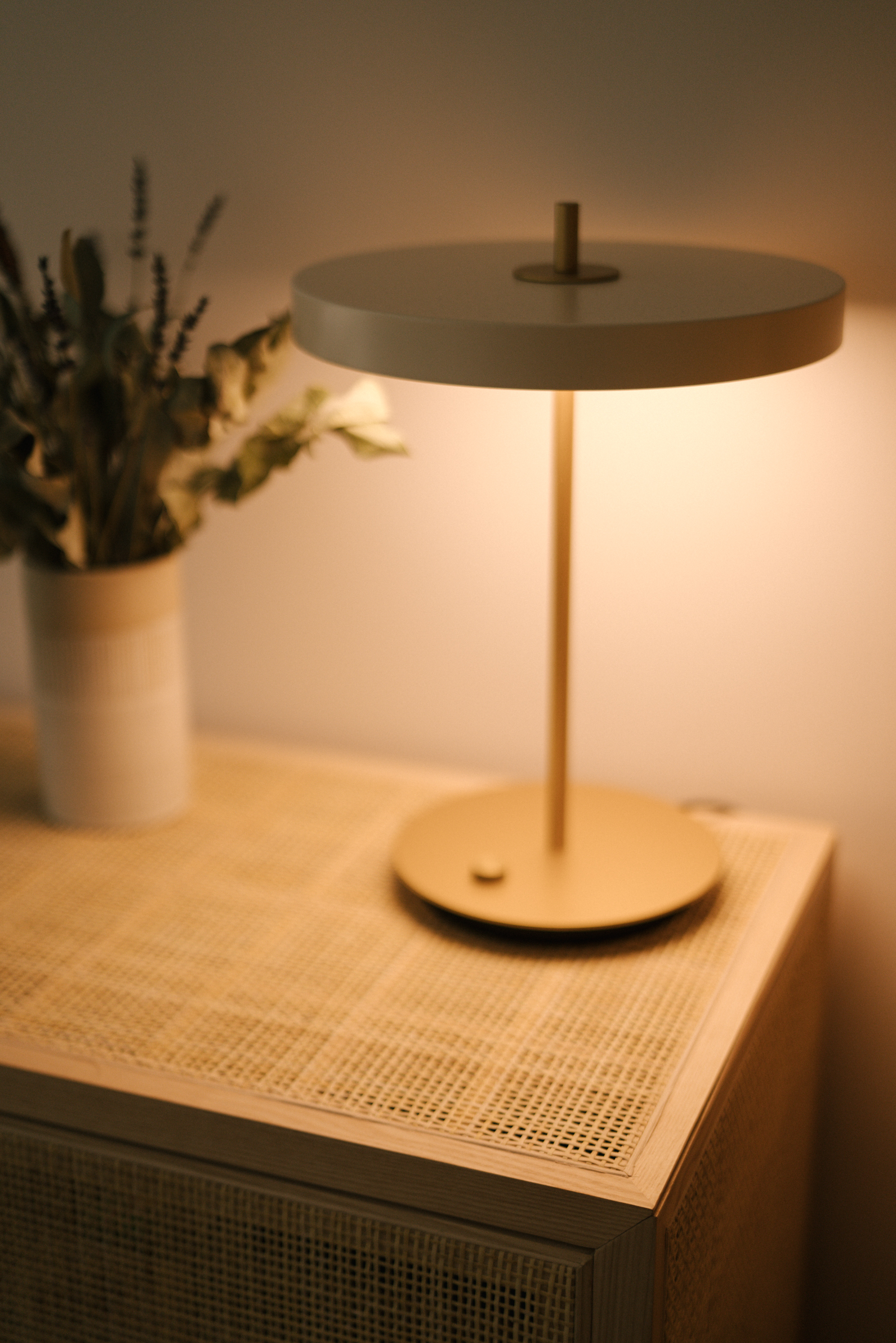Scandinavian Interior-Blog-Danish Design-Umage Furniture-ASTERIA TABLE Lamp-Nordic Home-Styleblog München-Styleblog Deutschland-Styleblog Munich-Styleblog Germany-Sariety.com-Sarah Czok-Sarah Schaefer