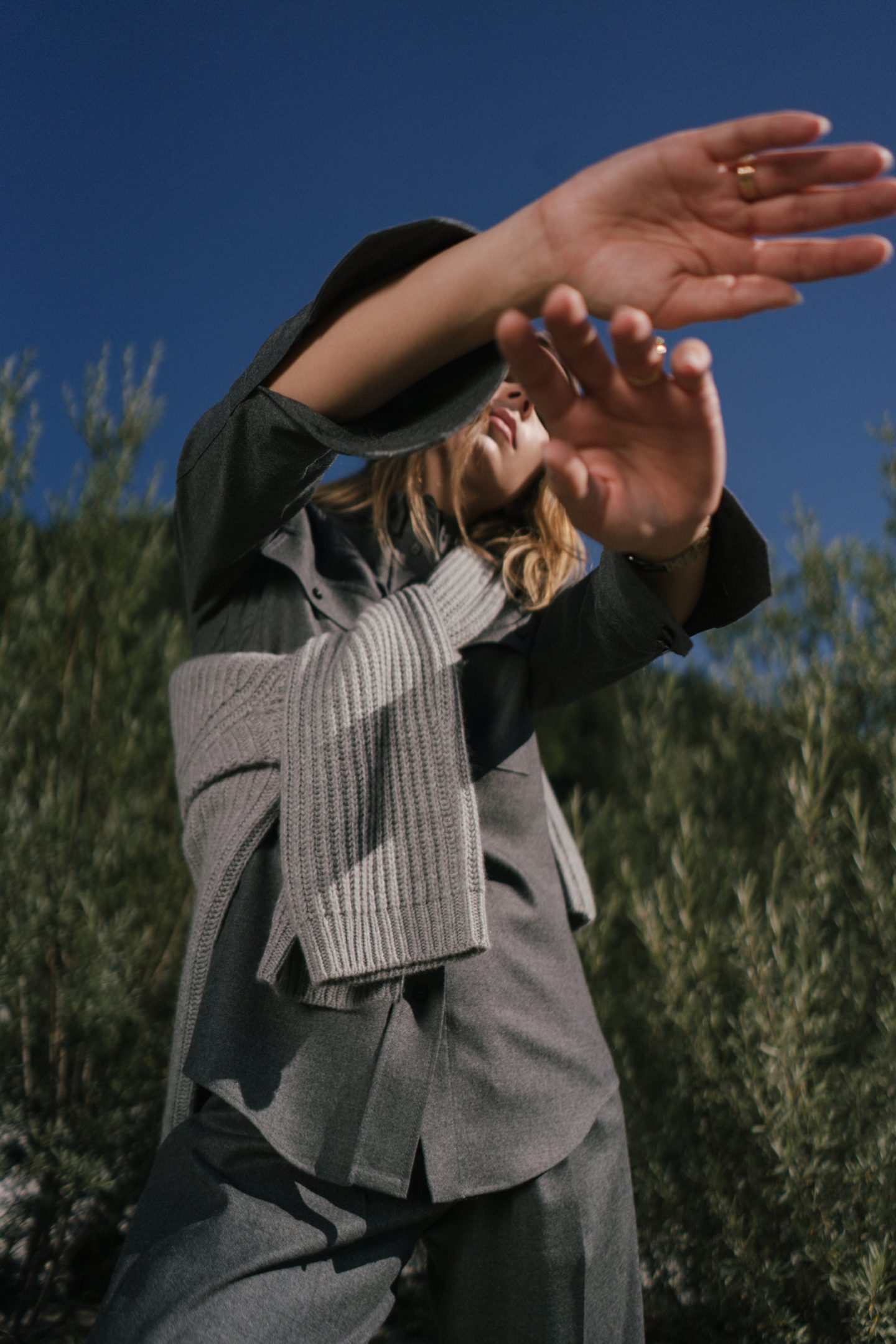 innovative qualities-Scannt Style-Subtle minimalism-Fashion Shooting German Alps-Windsor Fall/Winter 2020-Windsor FW 2020-Fashion Editorial-Sariety-Modeblog München-Modeblog Deutschland-fashion blog Munich-fashion blog Germany-Sariety.com-Sarah Czok-Sarah Schaefer